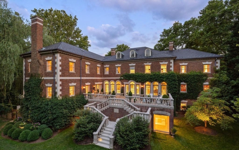 Elegant Georgian Masterpiece: Virginia Estate Showcases Timeless Design, Asking $7.95 Million