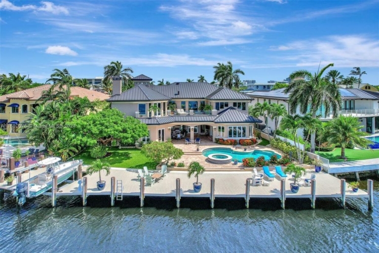 Exceptional $9.3 Million Waterfront Property with Breathtaking Views and Premier Location in Fort Lauderdale