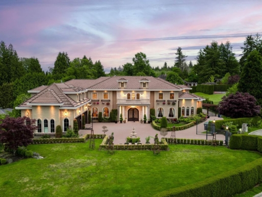 Exceptional Gated Residence: Prime Mountain Views, Luxury Living in Canada Offered at C$7,399,000