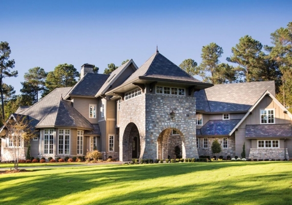 Exquisite Bost Custom Home in North Carolina: Modern Elegance and Sophistication Listed at $3,825,000