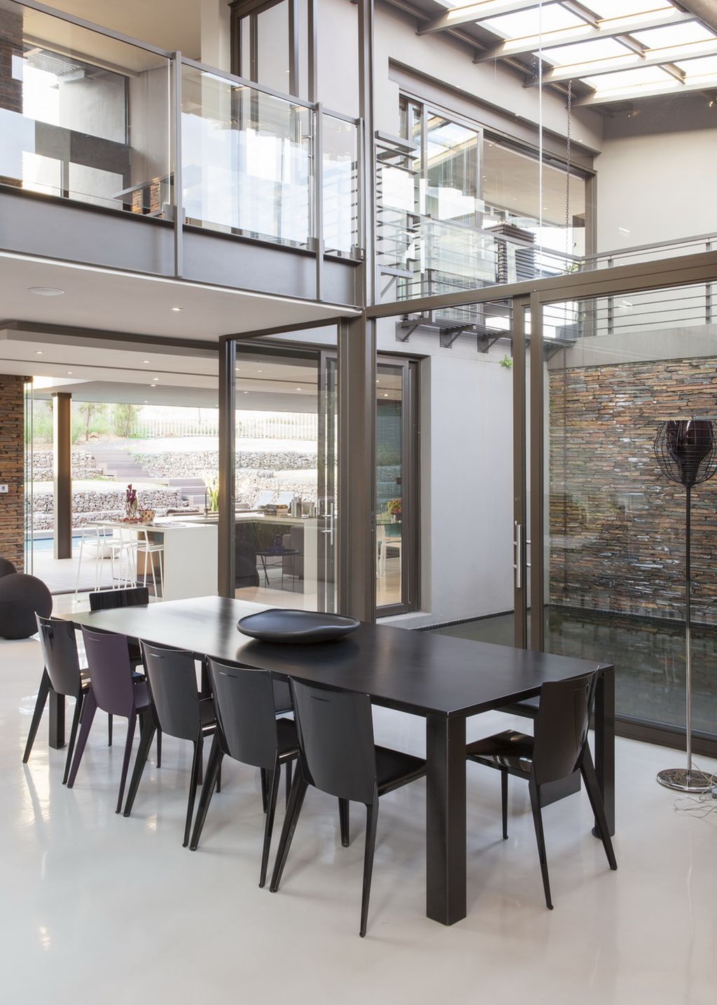 House Duk, Modern Home by Nico van der Meulen Architects