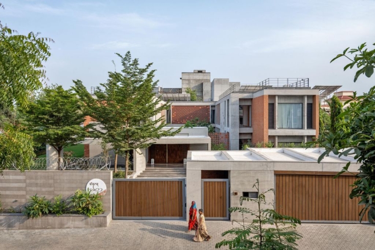 Mehul Patel Residence in India by Groundwork Architecture