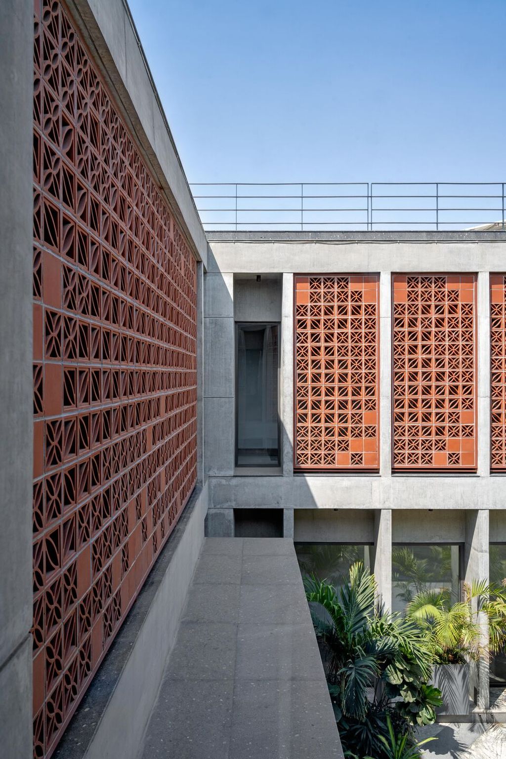 Mehul Patel Residence in India by Groundwork Architecture