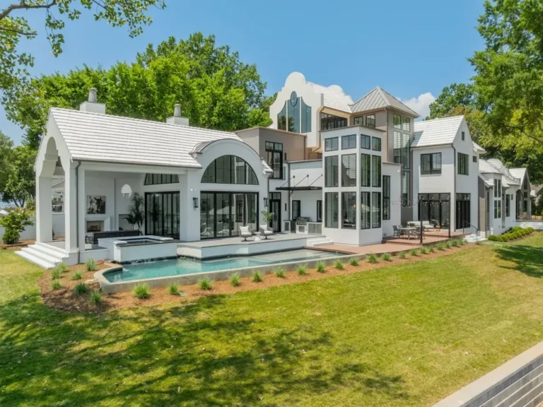 Whispering Oaks: A Modern Estate by Elite Design Group and Grandfather Homes in North Carolina Listed at $8 Million