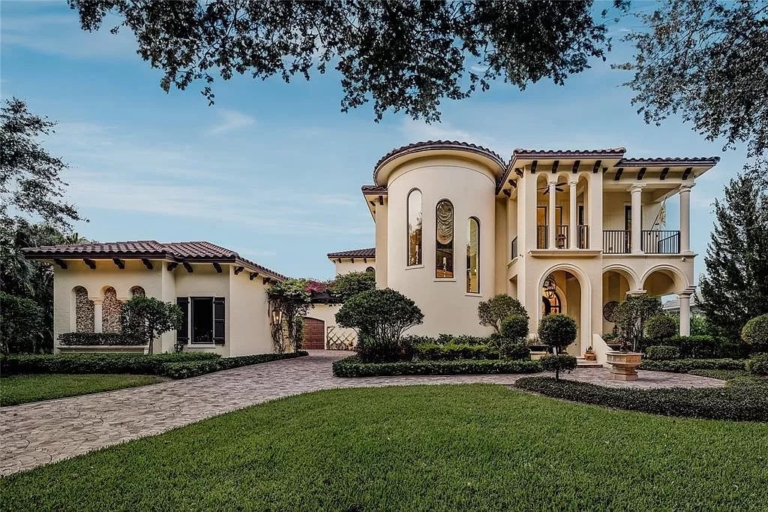 Exquisite $9.2 Million Mediterranean-Inspired Waterfront Estate in Jupiter, Florida