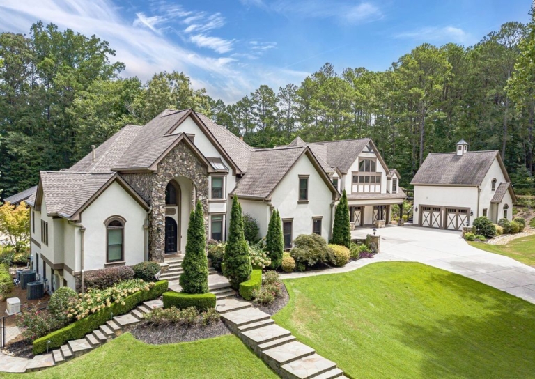 Extraordinary 10-Acre Estate in Georgia Blending Luxury and Comfort for $2,395,000