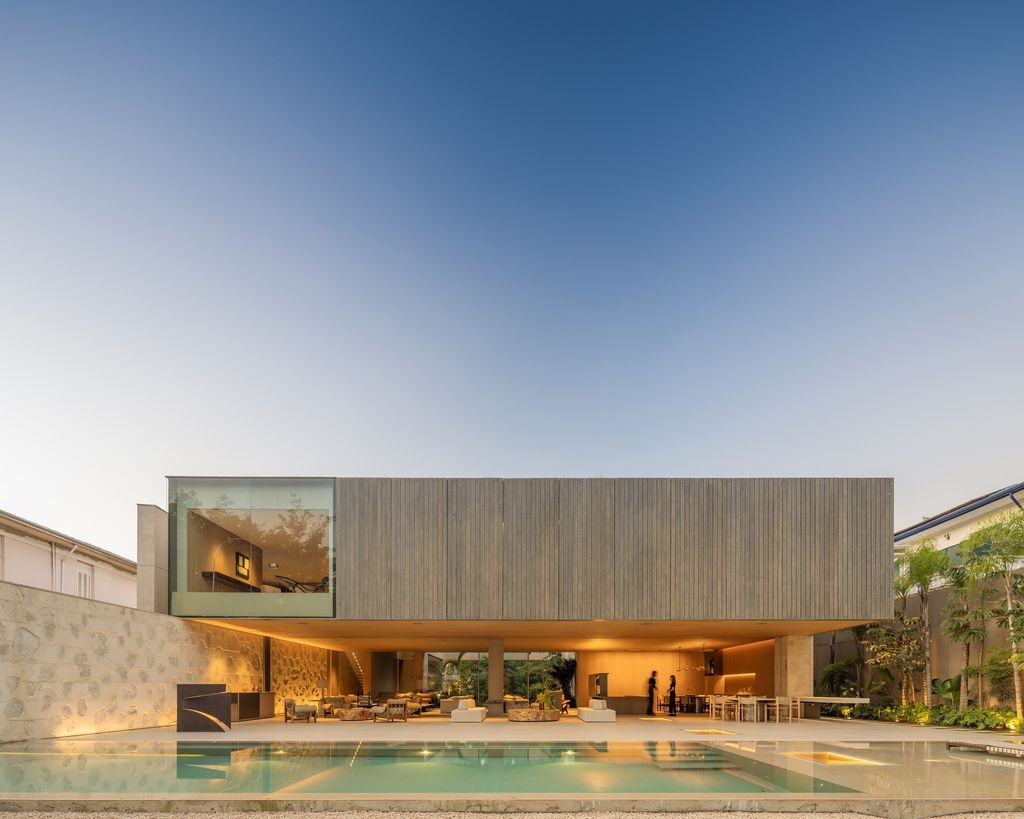 Pacaembu House, Elegance and Leisure by Studio Arthur Casas