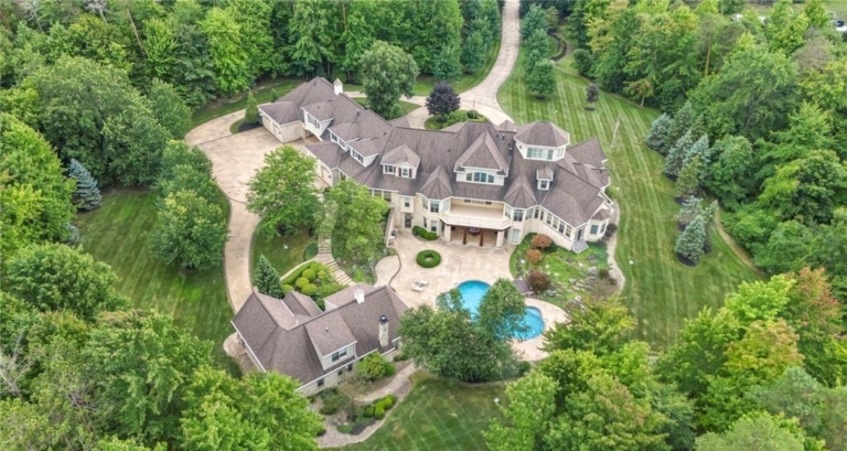 Unmatched Excellence: Meticulous Features and Superior Living in this Ohio Property for $3.7 Million