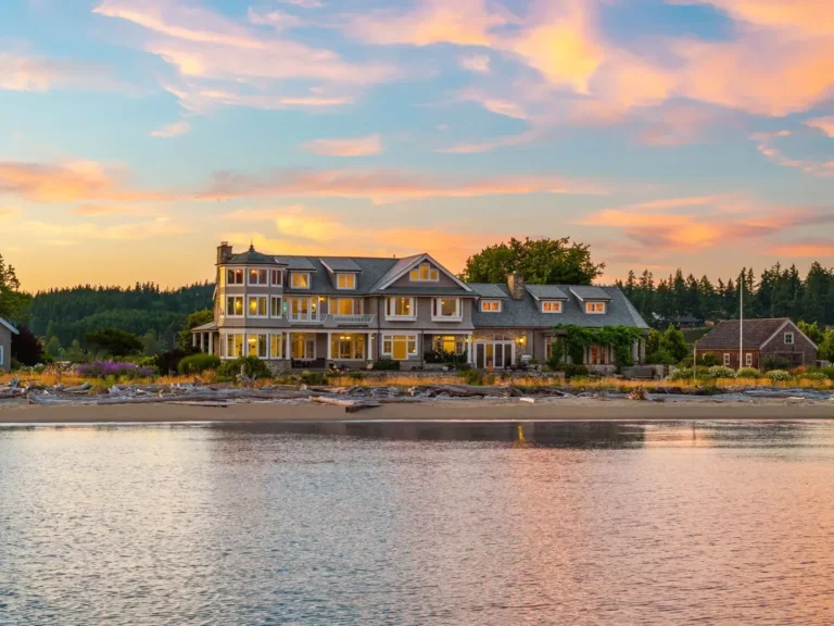 Washington Waterfront Masterpiece by Robert Maloney: $12.5 Million for Old-World Charm and Hampton Sophistication