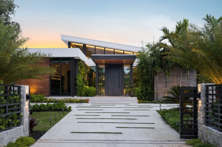 Zam Residence in Florida by SDH Studio Architecture + Design