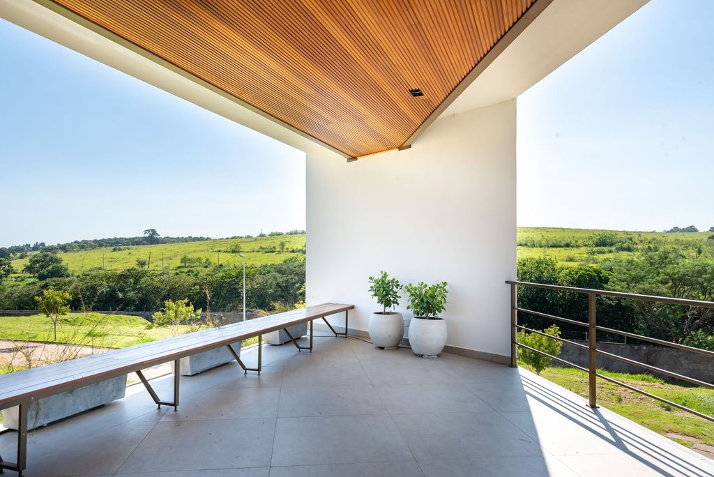 14-Bis House with Bucolic Serenity by Uffizi Arquitetura