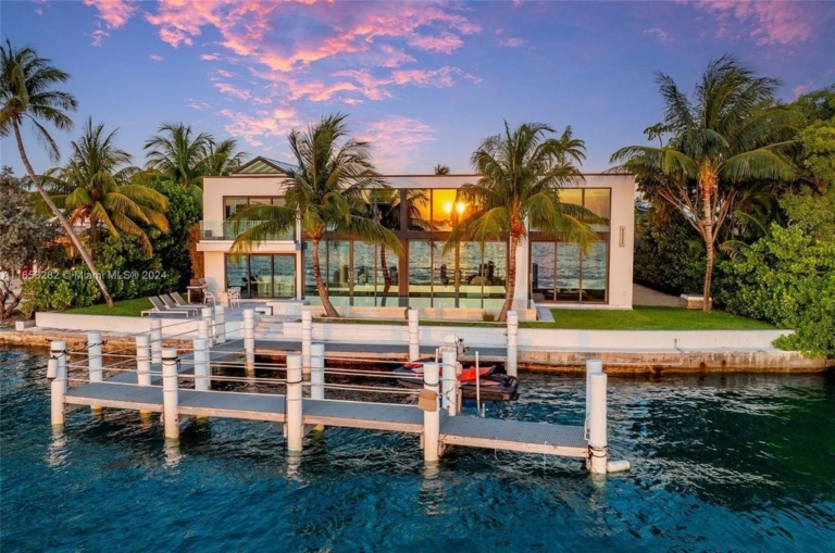 $15.9 Million Waterfront Estate with 98-Feet Bayfront in Miami Beach