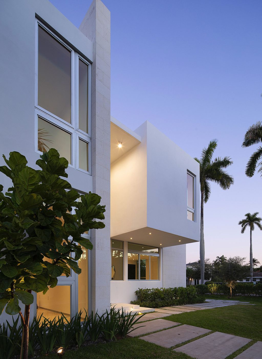 77 Residence in FL by SDH Studio Architecture + Design