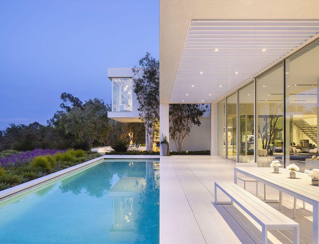 Getty View residence, artistic home by Abramson Architects