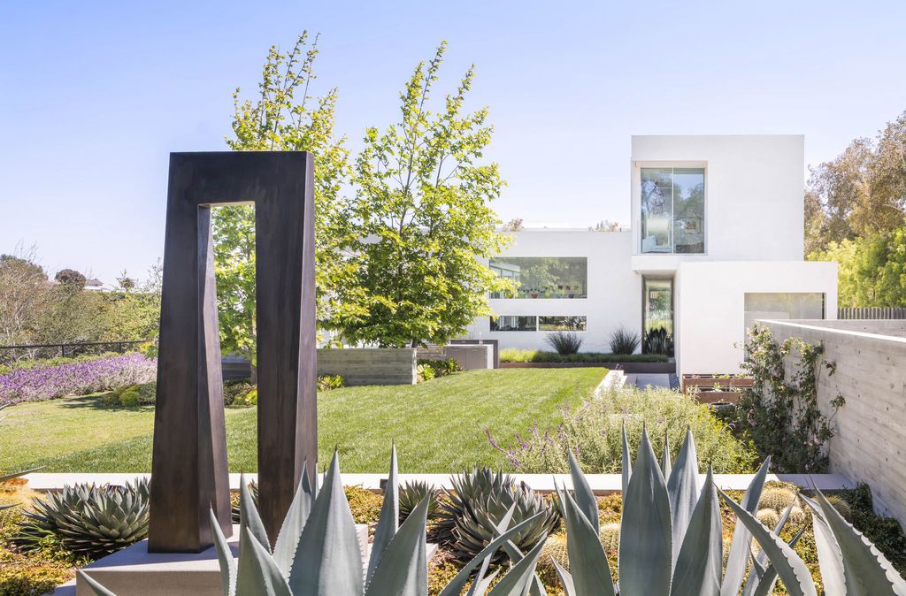 Getty View residence, artistic home by Abramson Architects