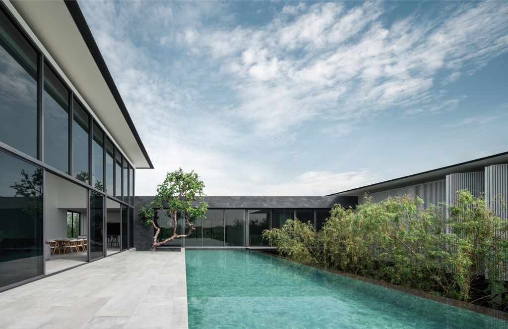 Layup House in Thailand by Ayutt and Associates design