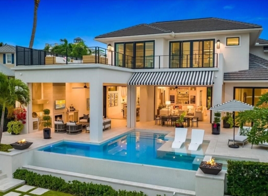 Luxurious $14.5 Million Waterfront Estate with Panoramic Views in Aqualane Shores, Naples