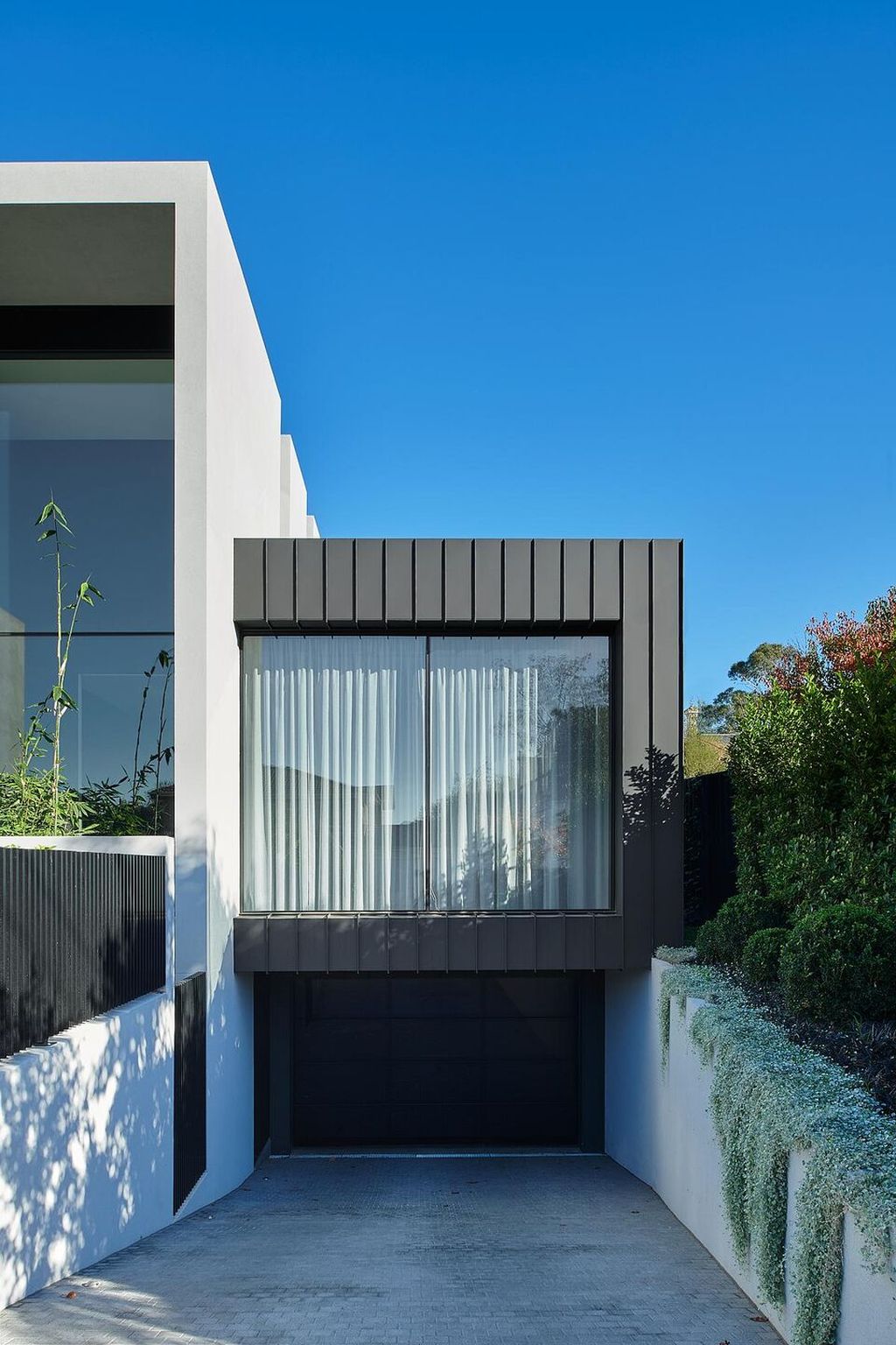 Mount Eagle House, A Minimalist Marvel by Taouk Architects