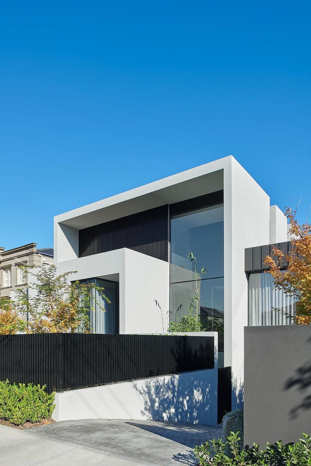 Mount Eagle House, A Minimalist Marvel by Taouk Architects