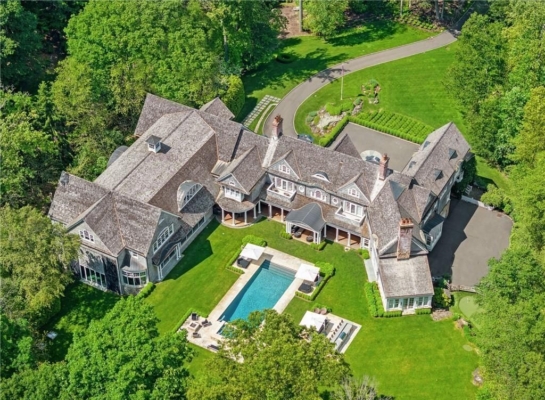 New York Elegance: Chic Shingle and Stone Residence with Breathtaking Views, Priced at $16.5 Million