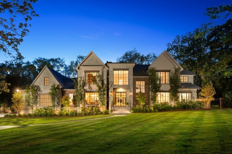 Stunning Tennessee Residence Surrounded by a Lush Landscaped Garden, Priced at $4.5 Million