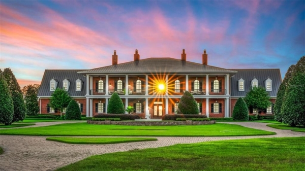 $10 Million Exquisite 50-Acre European-Style Estate with Resort-Style Amenities in Umatilla, Florida