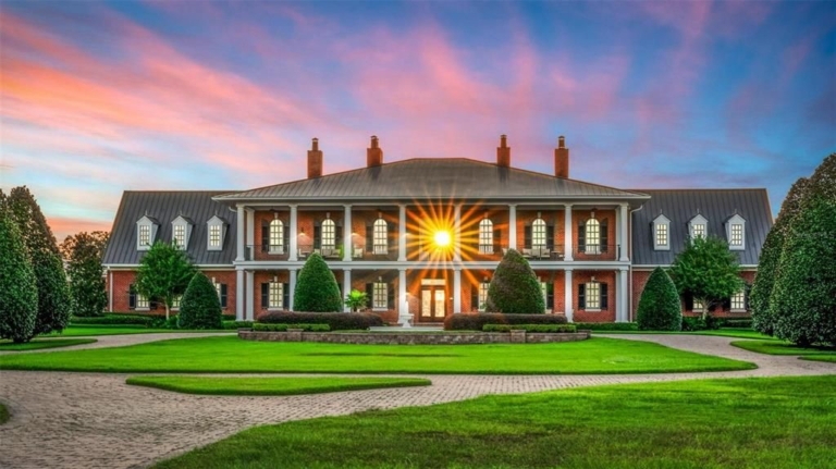 $10 Million Exquisite 50-Acre European-Style Estate with Resort-Style Amenities in Umatilla, Florida