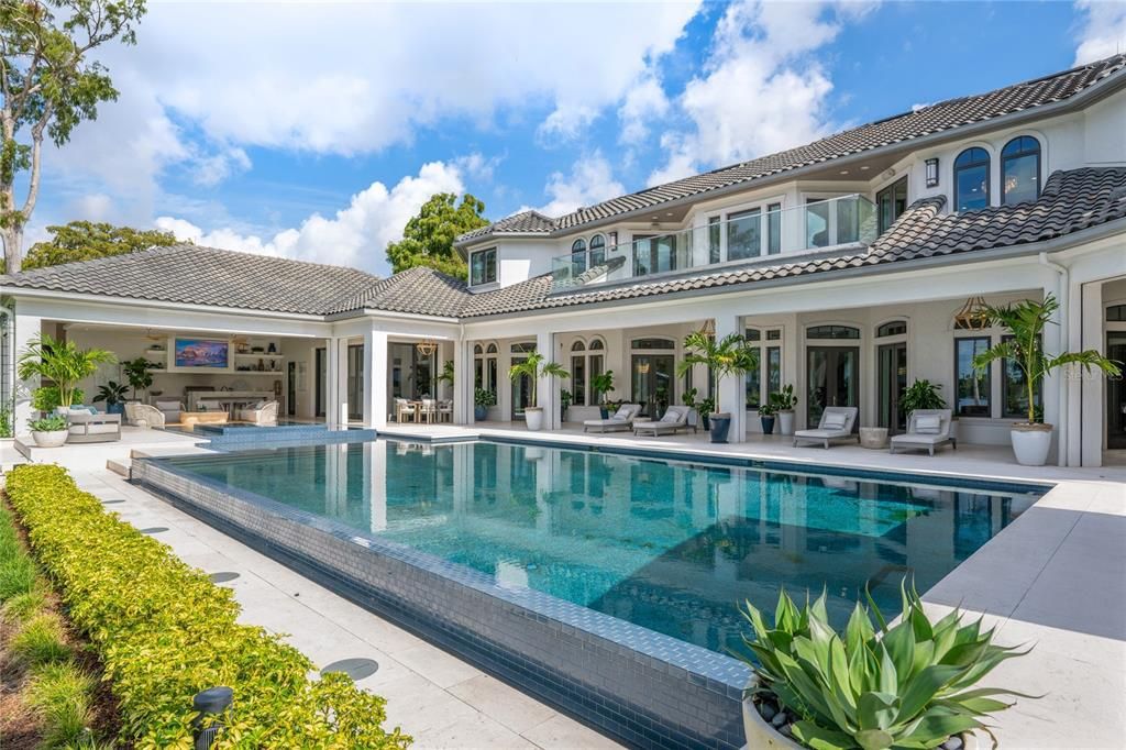 $10 Million Majestic Lakefront Mansion in Winter Park Offering Unmatched Luxury