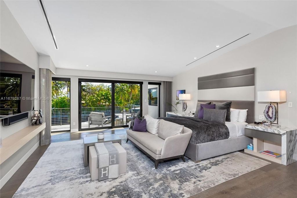 $10 Million North Miami Waterfront Estate with 6 Bedrooms and Luxury Finishes