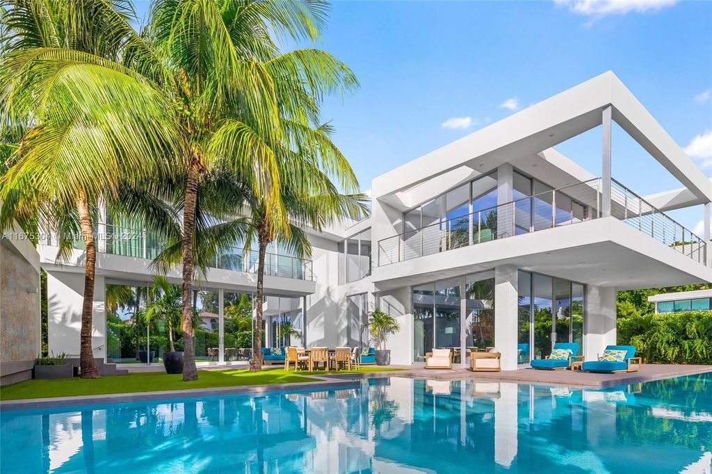 $11 Million Modern Luxury Estate Featuring Resort Style Amenities on Hibiscus Island Miami Beach