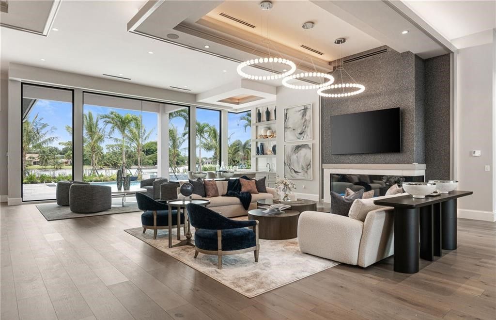 $17.5 Million Lakefront Estate in Naples Offering Unparalleled Craftsmanship