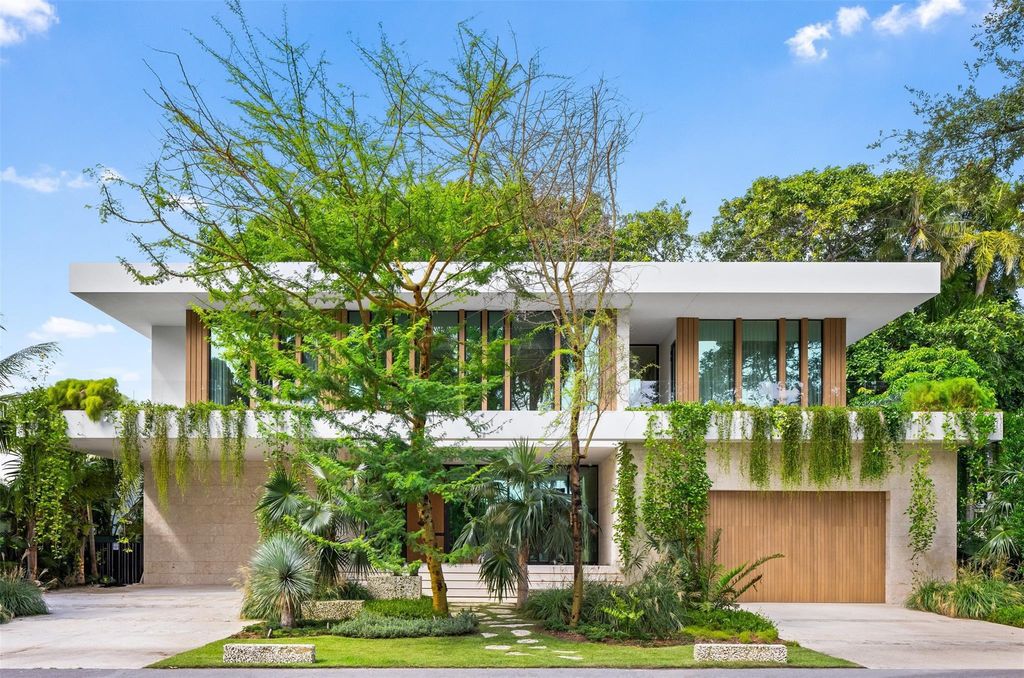 $21.9 Million Spectacular Home with Infinity Pool and Premium Finishes in Fort Lauderdale’s Exclusive Las Olas