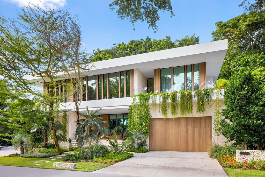 $21.9 Million Spectacular Home with Infinity Pool and Premium Finishes in Fort Lauderdale’s Exclusive Las Olas