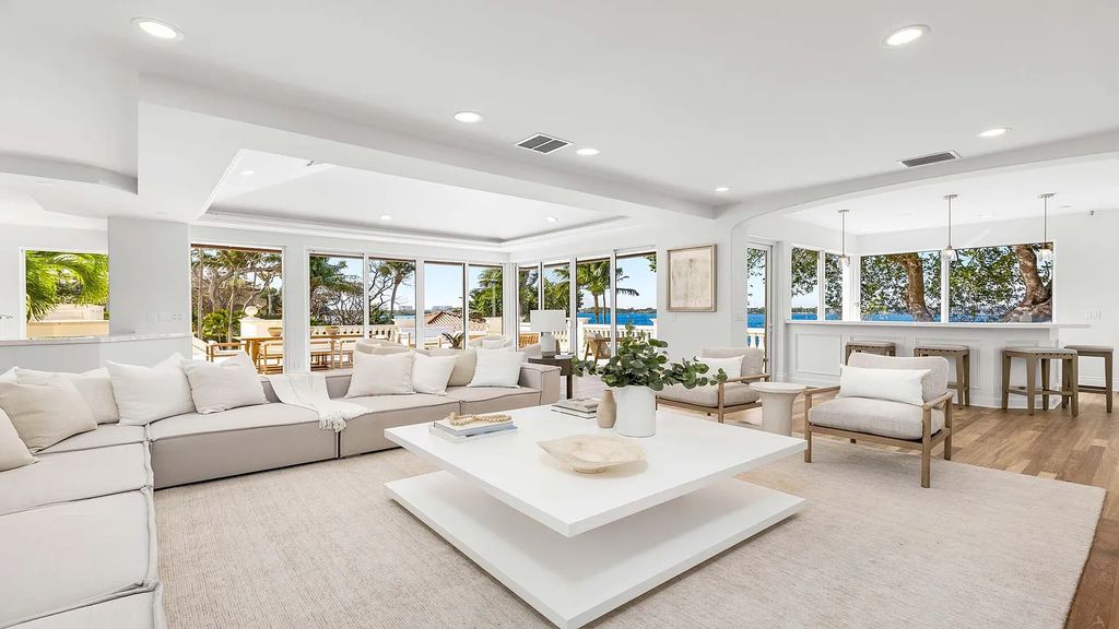 $26 Million Ocean-to-Intracoastal Estate with Private Beach House in Manalapan