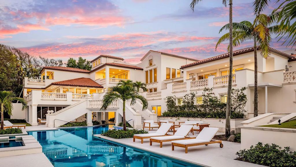 $26 Million Ocean-to-Intracoastal Estate with Private Beach House in Manalapan