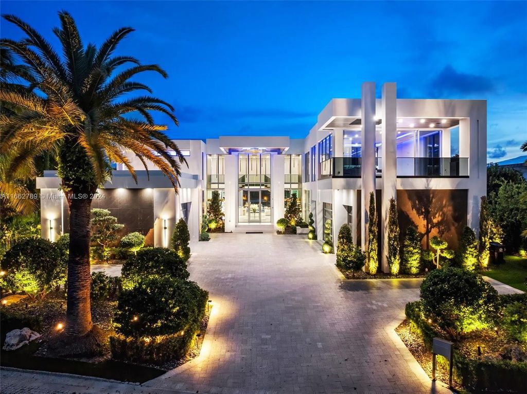 $36 Million Ultra-Luxury Waterfront Estate on Fort Lauderdale’s Exclusive Private Island