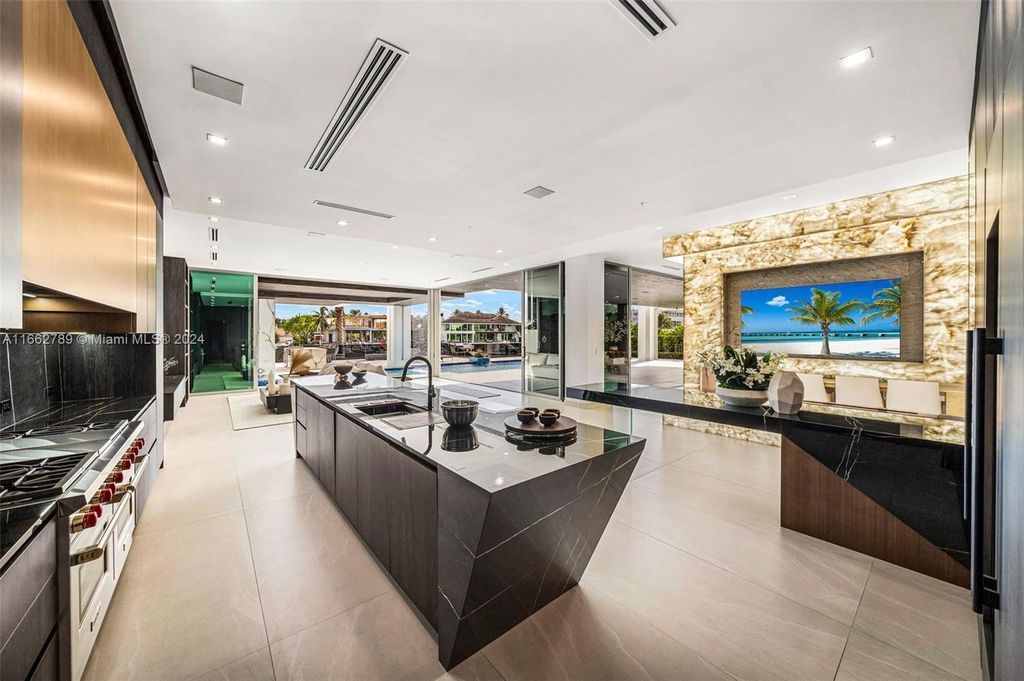 $36 Million Ultra-Luxury Waterfront Estate on Fort Lauderdale’s Exclusive Private Island