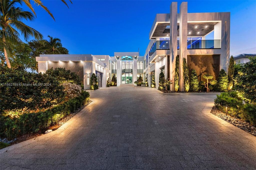 $36 Million Ultra-Luxury Waterfront Estate on Fort Lauderdale’s Exclusive Private Island