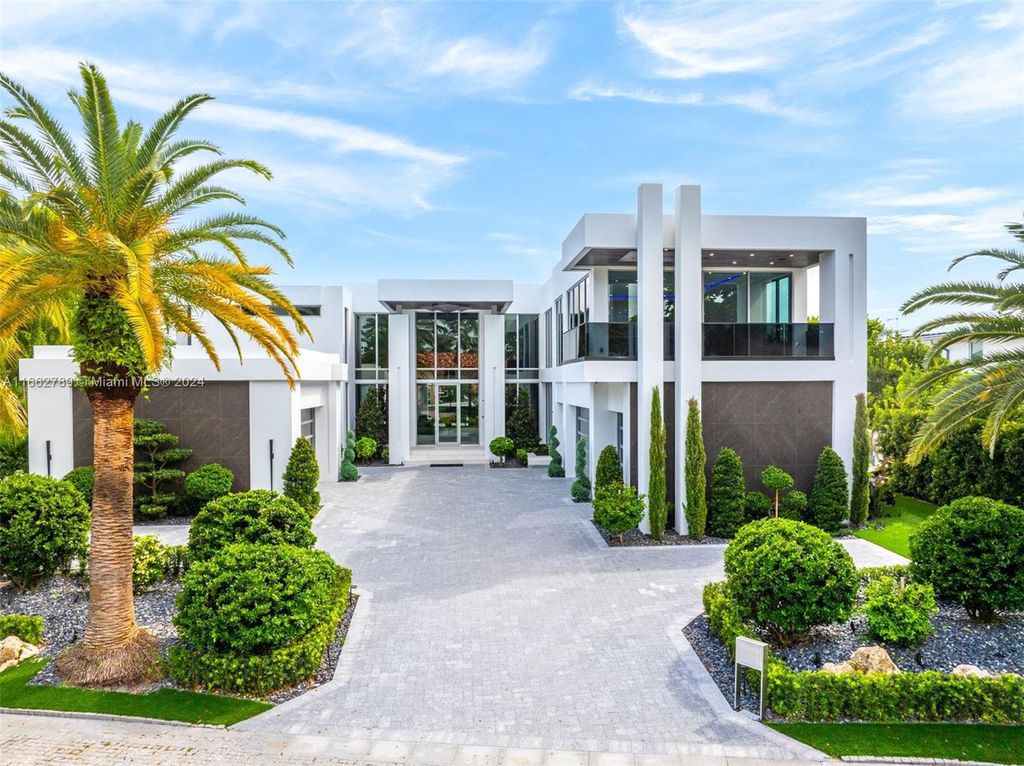 $36 Million Ultra-Luxury Waterfront Estate on Fort Lauderdale’s Exclusive Private Island