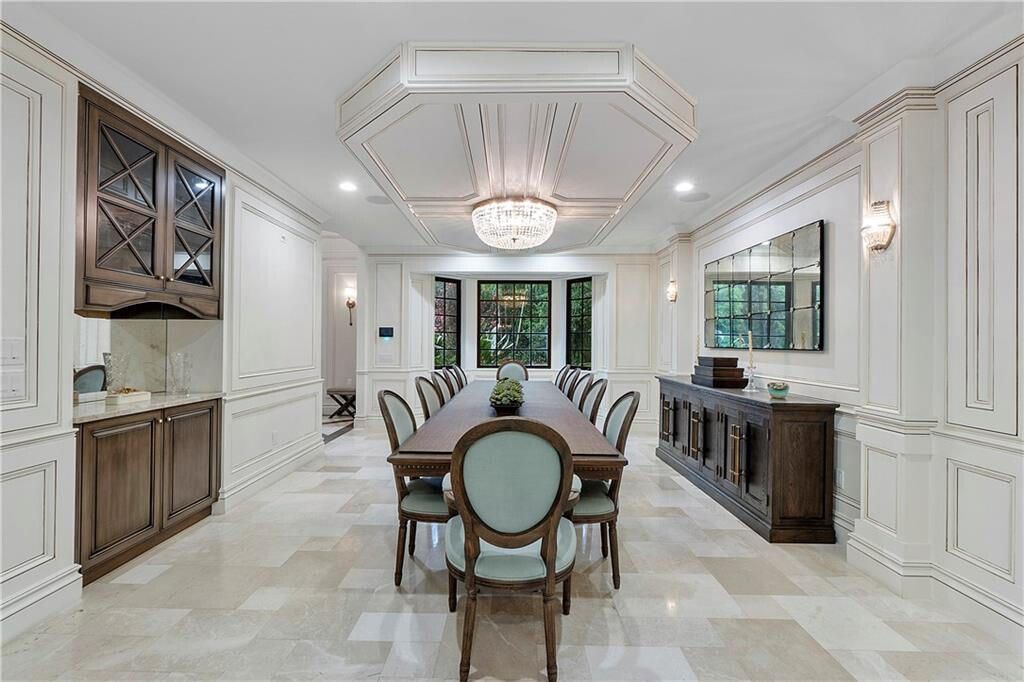 $6.5 Million Luxurious Estate in Parkland with Expansive Grounds for Unmatched Privacy