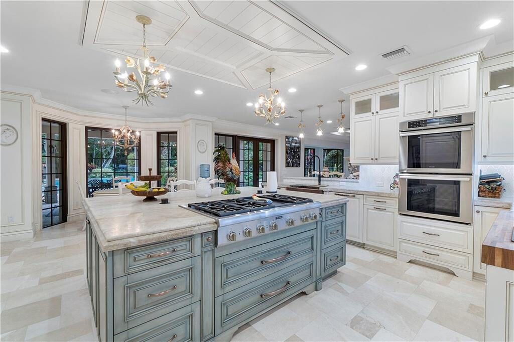 $6.5 Million Luxurious Estate in Parkland with Expansive Grounds for Unmatched Privacy