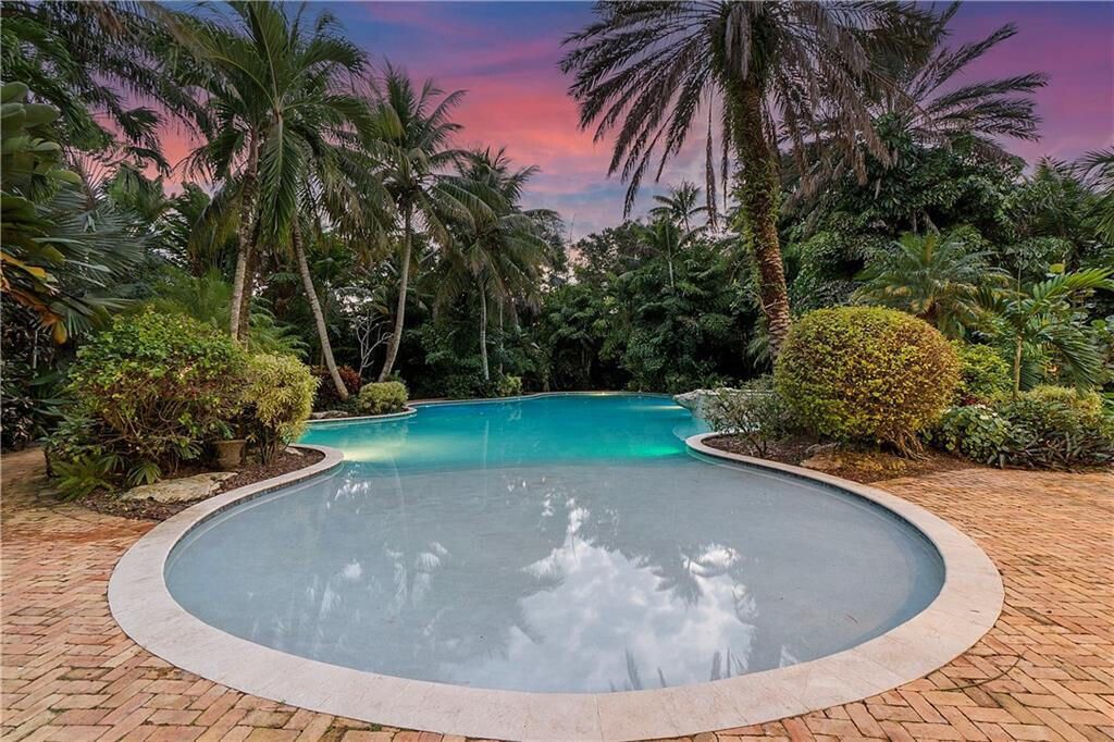 $6.5 Million Luxurious Estate in Parkland with Expansive Grounds for Unmatched Privacy