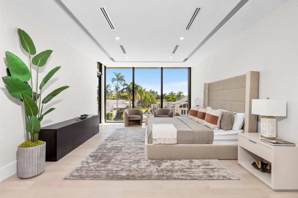 $6.5 Million New Construction Estate in Fort Lauderdale with 90-Foot Dock