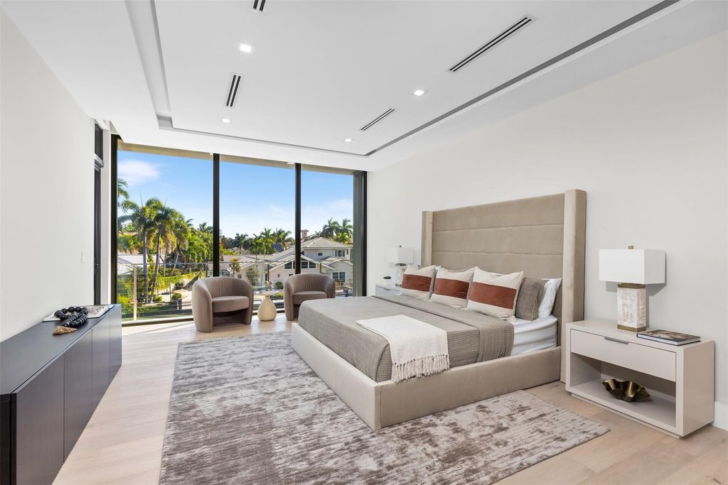 $6.5 Million New Construction Estate in Fort Lauderdale with 90-Foot Dock