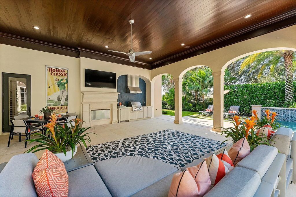 $6.9 Million Exquisite Luxury Estate with Pool and Home Theatre in Mirasol, Palm Beach Gardens