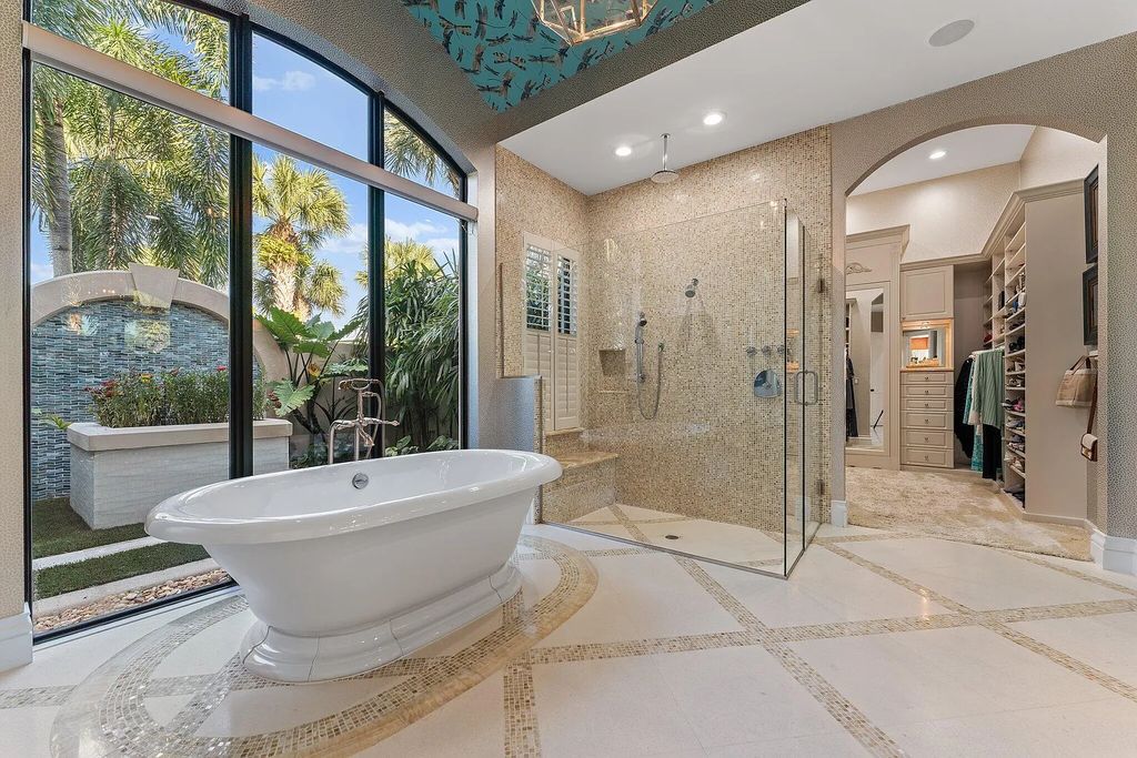 $6.9 Million Exquisite Luxury Estate with Pool and Home Theatre in Mirasol, Palm Beach Gardens