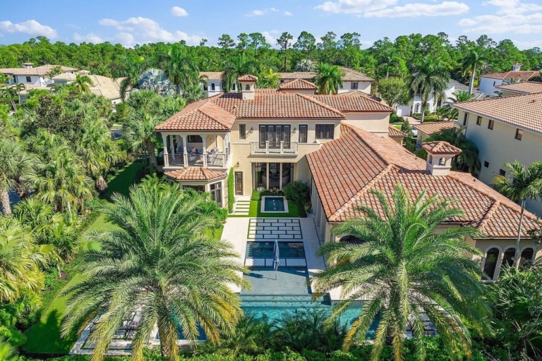 $6.9 Million Exquisite Luxury Estate with Pool and Home Theatre in Mirasol, Palm Beach Gardens