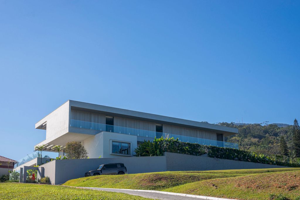 AM House with Atlantic Forest Serenity by PJV Arquitetura