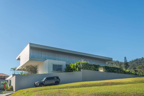 AM House with Atlantic Forest Serenity by PJV Arquitetura