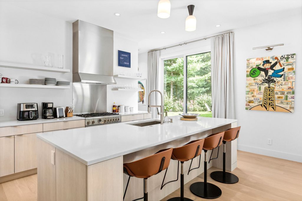 Contemporary New York Residence Featuring Warm Interiors and Modern Finishes Listed for 5.5 Million 13